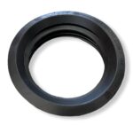 En Teleskoprör 315 (höjd: 400 mm) svart gummipackning eller tätningsring med text och markeringar på ytterkanten, mot en vit bakgrund.