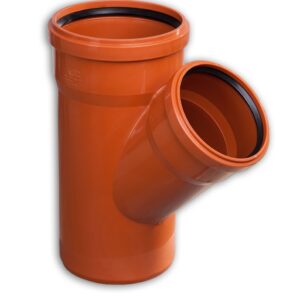 PP markrör 110mm x 6 meter är en orange plaströrsarmatur med tee-form, med ett huvudinlopp och en sidogren i vinkel. Företagslogotypen Kaczmarek visas i det nedre högra hörnet.