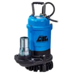 Entreprenadpump Hyflow DIG är en blå och svart dränkbar vattenpump med topphandtag, strömkabel, metallslanganslutning på framsidan, synlig varumärkeslogotyp och en robust industriell design.