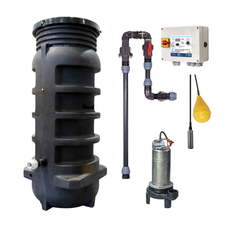 Pumptek PT06 Villa pumpstation 3-fas kit består av en stor svart bassäng, rörledningar, en dränkbar metallpump, kontrollpanel och gul flottörbrytare, som visas tillsammans på en vit bakgrund.