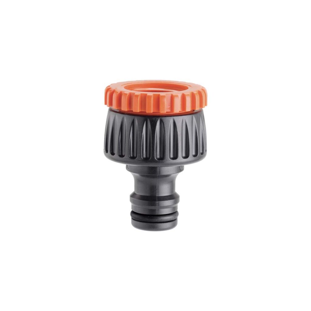 Claber Skruvkontakt 1/2"-3/4" är en svart plastkoppling för trädgårdsslang med orange räfflat grepp och standard snabbkoppling, kompatibel med Claber Wippy Car-system, visas på vit bakgrund.