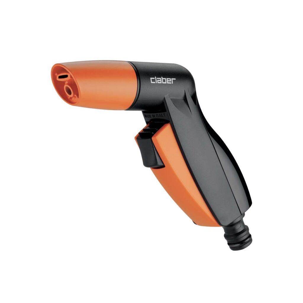 Claber Elegant strålpistol, ett trädgårdsslangmunstycke i svart och orange med avtryckare och justerbart spruthuvud, visas mot en vit bakgrund.